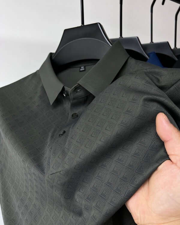 High-end Elegant Ice Silk Short Sleeve T-shirt Men's Lapel Summer Plaid Polo Shirt - Image 2
