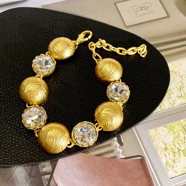 GenZ Women's Light Luxury Elegant Gold Necklace Middle-ancient Clavicle Chain - Image 2