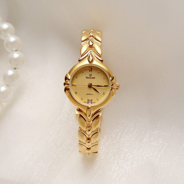 Retro Minority Round Gold Bracelet Watch – Elegant Small Gold Watch for Women Who Love Vintage Charm - Image 7