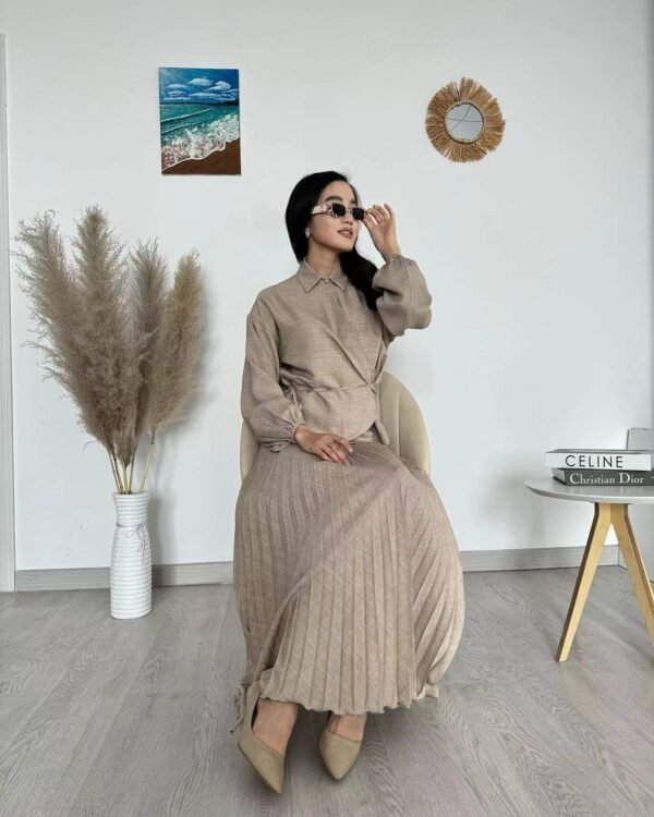 Elegant Muslim Women’s Pleated Skirt & Tied Top – Modest, Stylish & Comfortable - Image 6