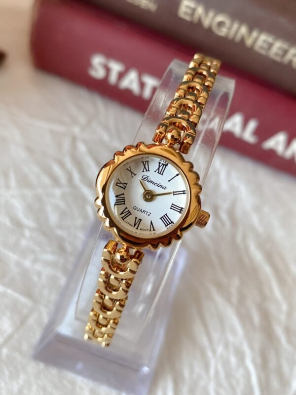 Casual Retro Bracelet Quartz Women's Watch - Image 3