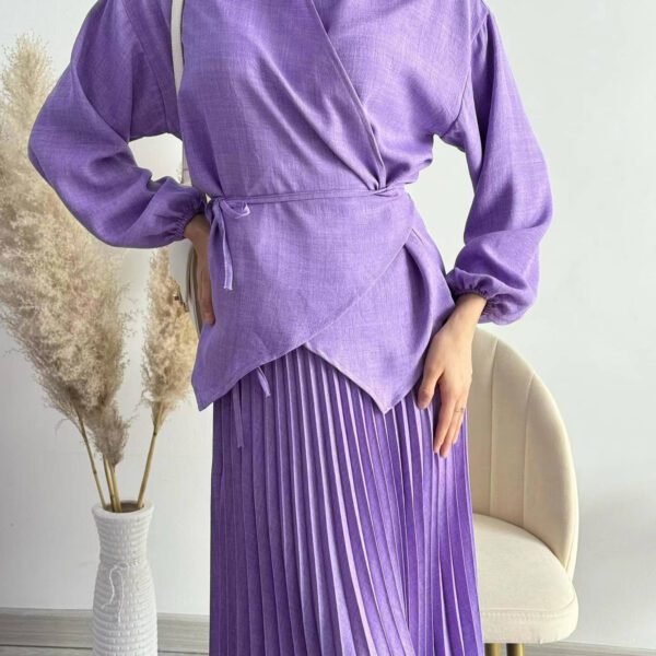 Elegant Muslim Women’s Pleated Skirt & Tied Top – Modest, Stylish & Comfortable - Image 3