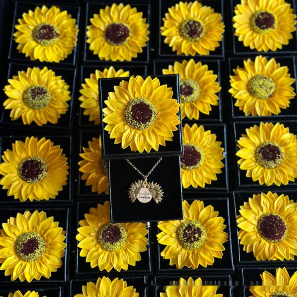 GenZ Artificial Flower Sunflower Necklace Acrylic Jewelry Box - Image 2