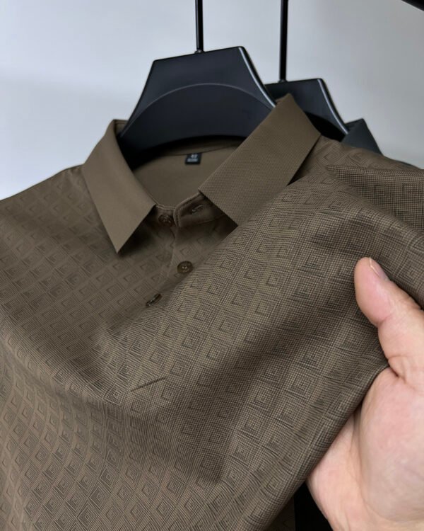 High-end Elegant Ice Silk Short Sleeve T-shirt Men's Lapel Summer Plaid Polo Shirt - Image 6