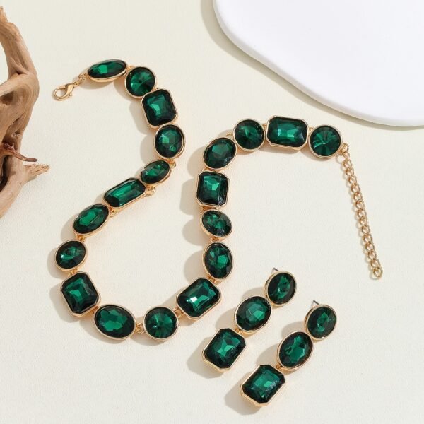 Luxury Antique Necklace – Stunning Crystal Gem Design - Image 5