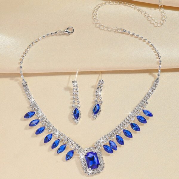 Elegant Banquet Attire: Stylish Dress & Suit with Necklace - Image 5