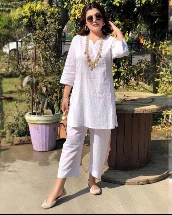 Stylish Solid Color Pullover Two-Piece Suit – Ethnic Elegance & Modern Comfort - Image 9