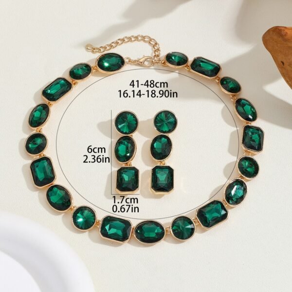 Luxury Antique Necklace – Stunning Crystal Gem Design - Image 2