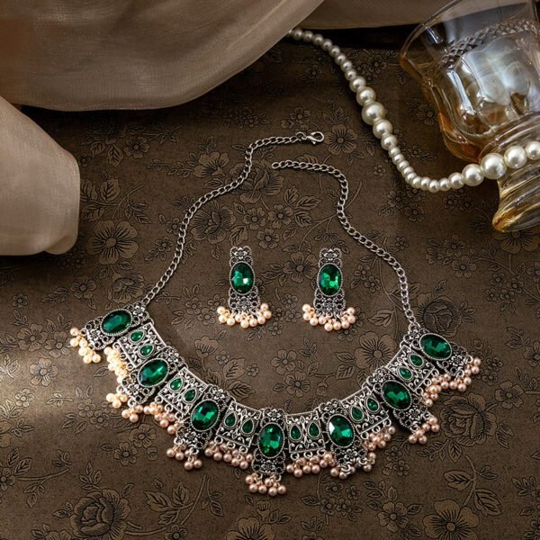 Elegant Square Tassel Earrings – Emerald Bead Jewelry Suit - Image 3