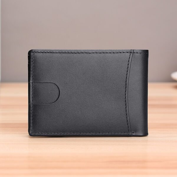 Men's Leather Tracker Wallet Stylish & Smart - Image 4
