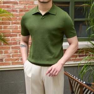 Refined Comfort Meets Timeless Style – Retro Casual Knitwear for the Modern Businessman